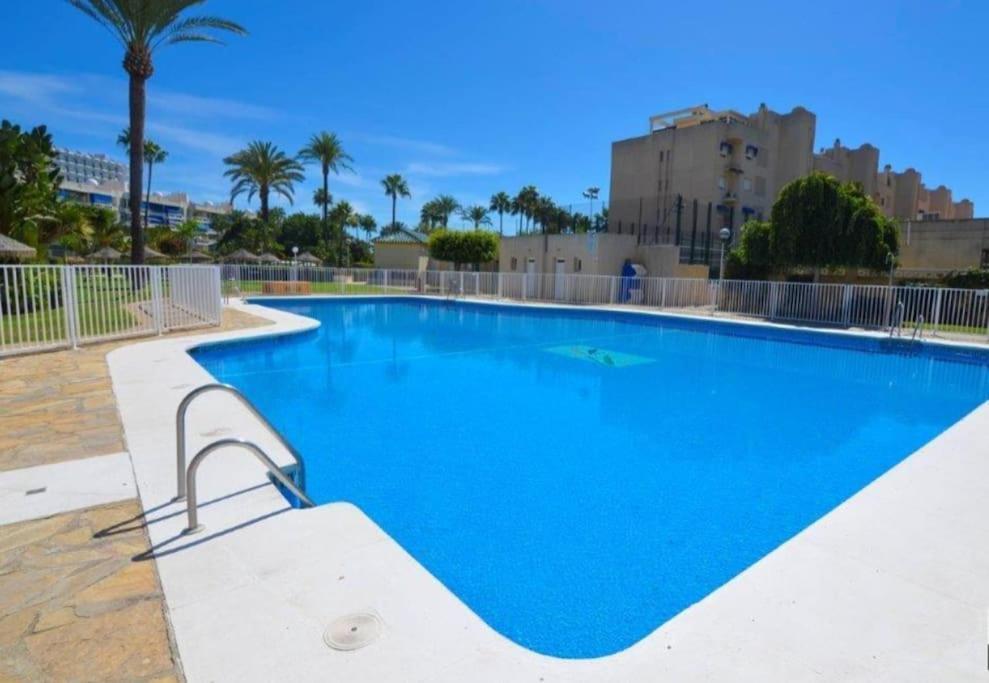 Eden Costa Lago Primera Linea De Mar Torremolinos Exterior photo