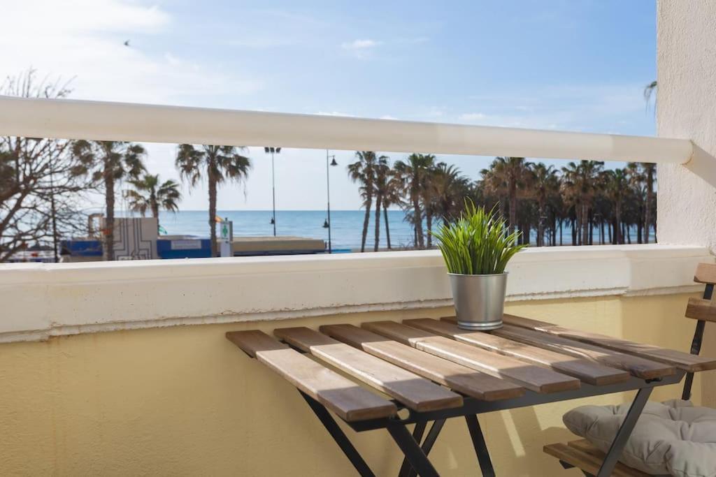 Eden Costa Lago Primera Linea De Mar Torremolinos Exterior photo