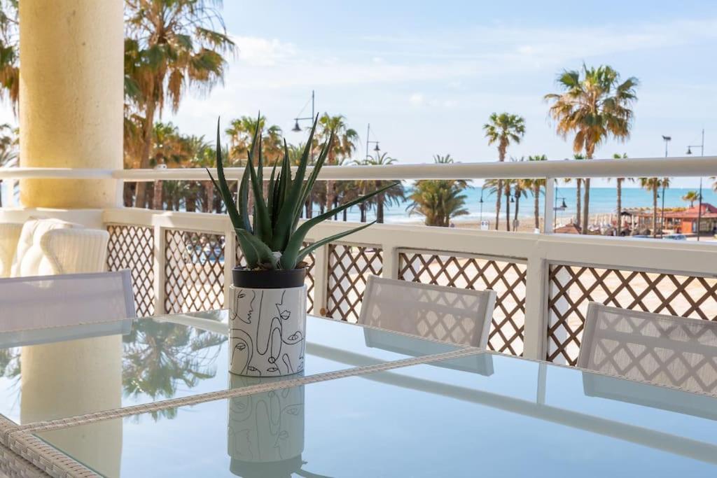 Eden Costa Lago Primera Linea De Mar Torremolinos Exterior photo